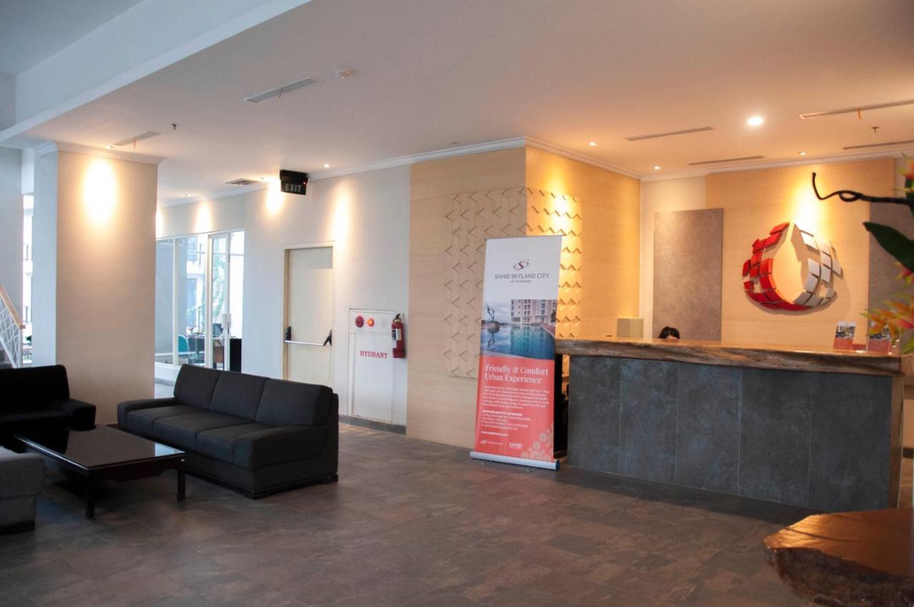 Skyland City Hotel Jatinangor Cilimus Eksteriør bilde